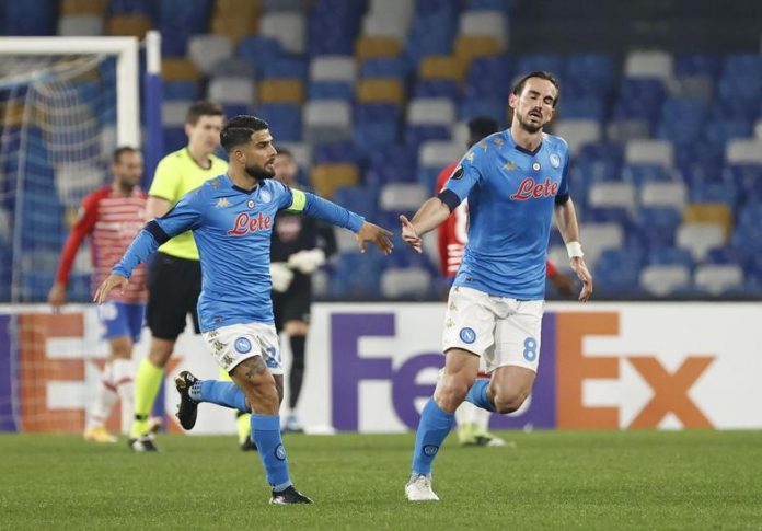 Insigne double fires Napoli to win over Bologna