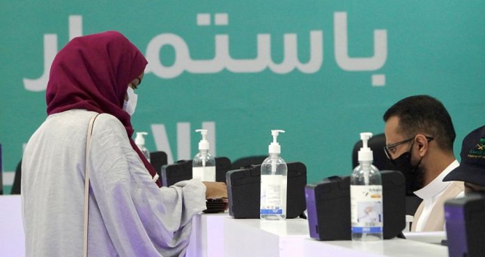 Big News: Saudi Arabia’s first vaccine recipients praise ‘excellent’ health centers