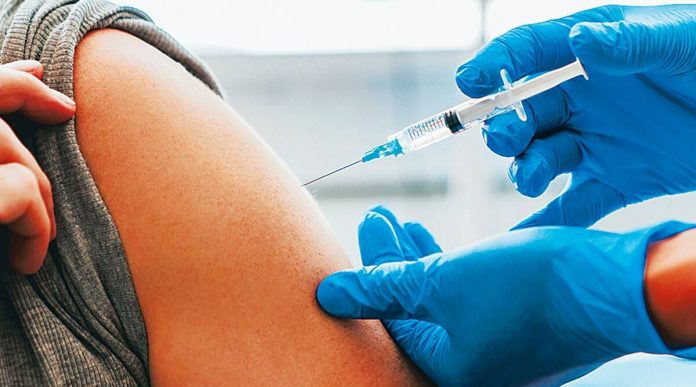 Oman: Online booking starts for vaccination of people 18 or above, register soon