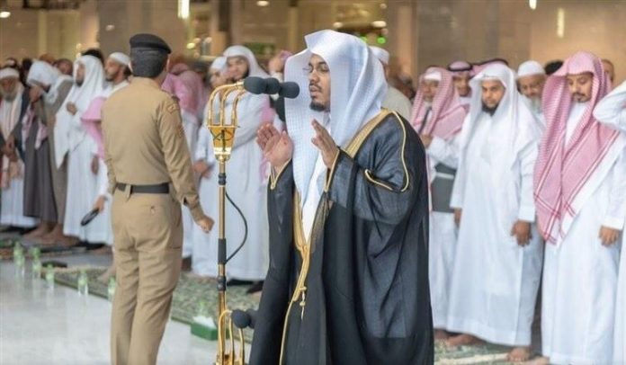 Saudi King Salman called, together in 26,000 mosques of Saudi Arabia, people read prayers, asked for rain