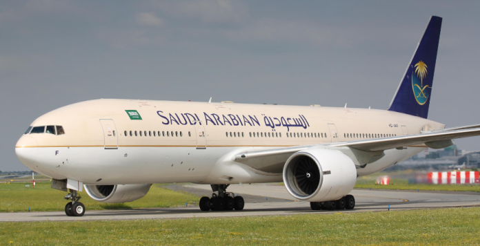 SAUDI FLIGHT: Big News! The bird collided with the engine of the SAUDI FLIGHT, the passengers saved from the terrible accident during landing check here full details